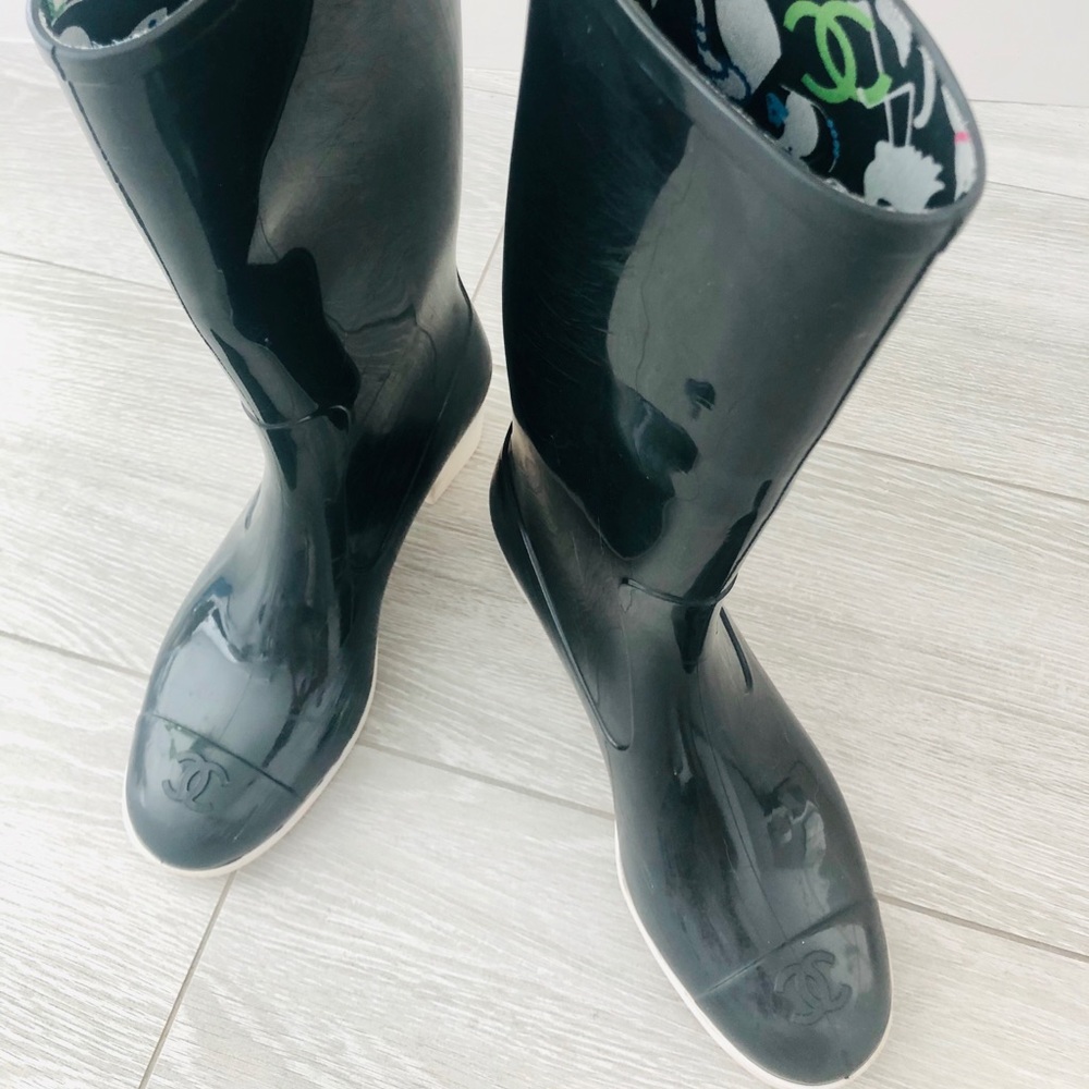 Chanel black rain boots size 38, 1 1/2” heels